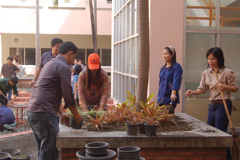 ../Picture/2552/DSC_0040 (Medium)(2).JPG